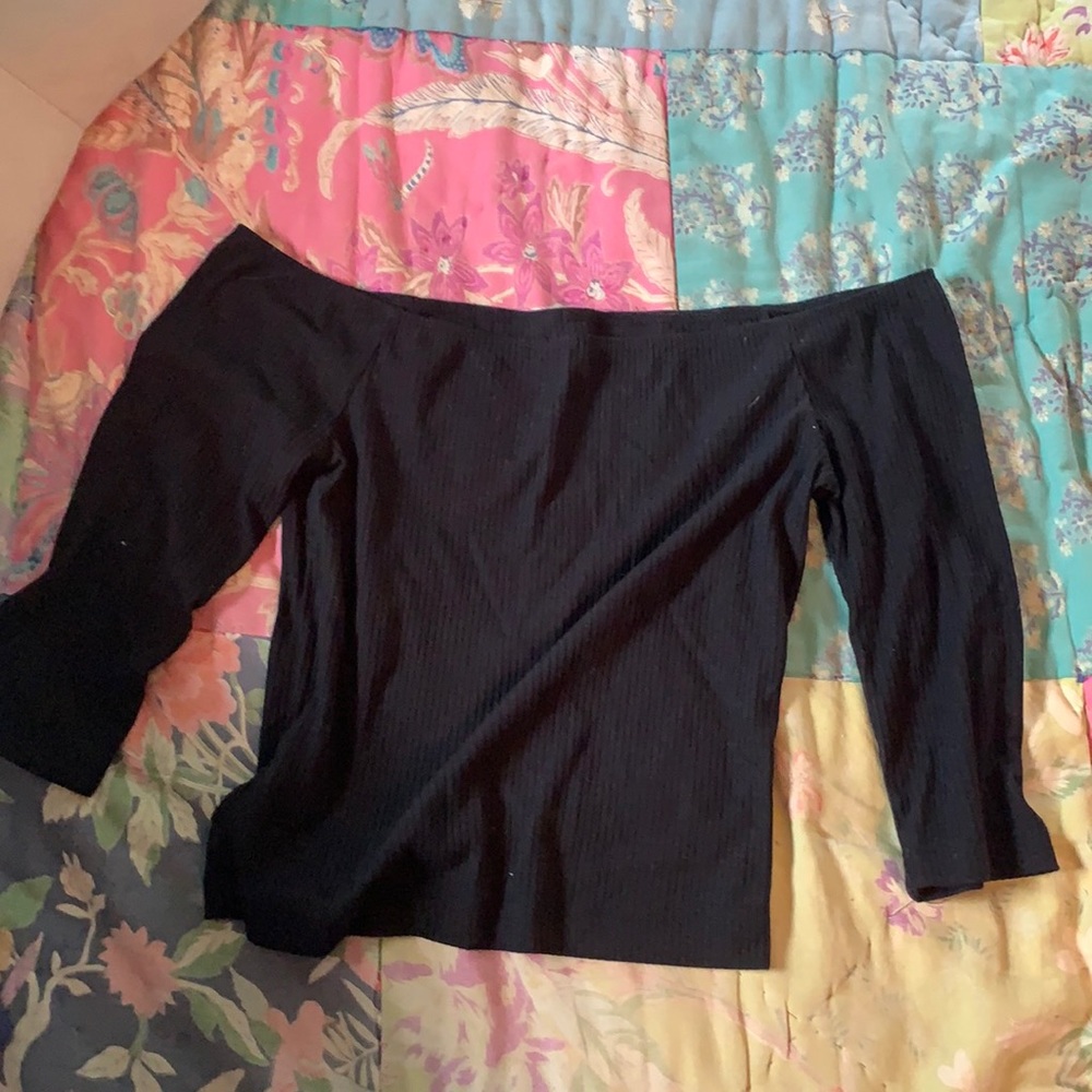 women’s black mid sleeve shirt